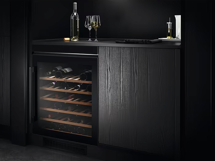 Встраиваемый винный шкаф AEG AWS4052B5B preview 7