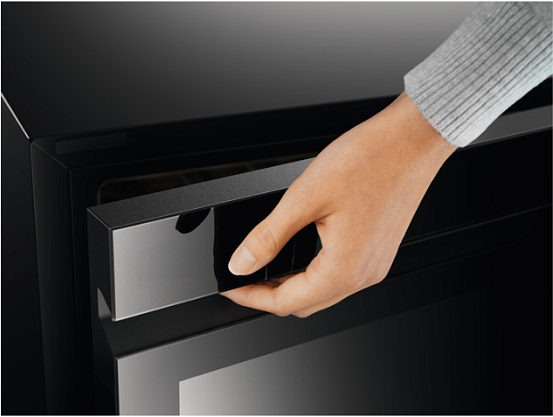 Встраиваемый винный шкаф AEG AWUS018B7B preview 5