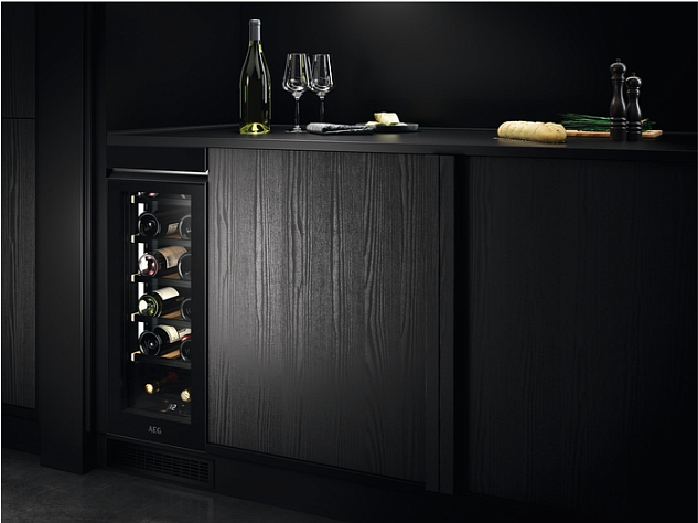 Встраиваемый винный шкаф AEG AWUS018B7B preview 7