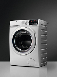 Стиральная машина AEG L7WBA60680