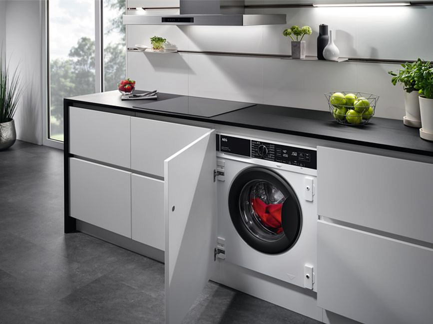 Стиральная машина AEG L7FNE48SI preview 4
