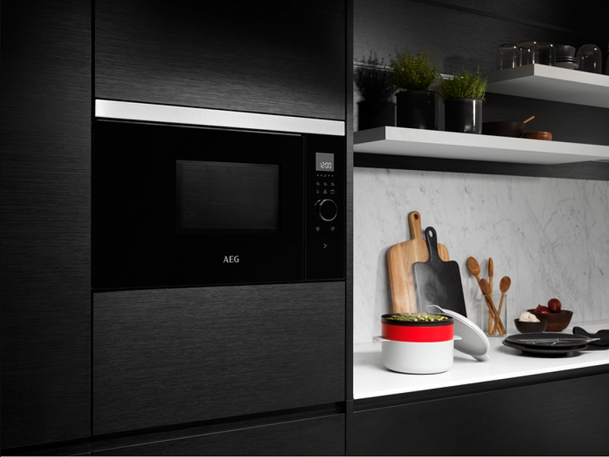 Встраиваемая микроволновая печь AEG MBB1756SEM preview 3