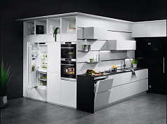 Духовой шкаф AEG BPR842320M