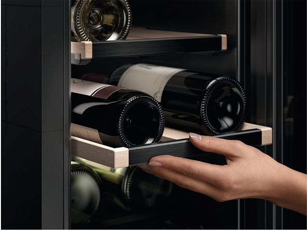 Встраиваемый винный шкаф AEG AWUS018B7B preview 6