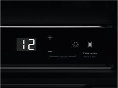 Встраиваемый винный шкаф AEG AWUS018B7B