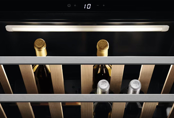 Встраиваемый винный шкаф AEG KWK884520T preview 5