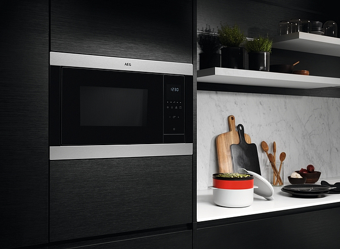 Встраиваемая микроволновая печь AEG MSB2547D-M preview 3